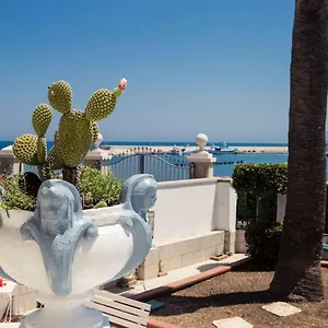 https://villa-anna-bari.barihotels.org
